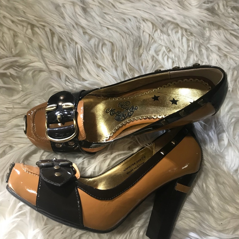 Shoe - Picture 2 of 2